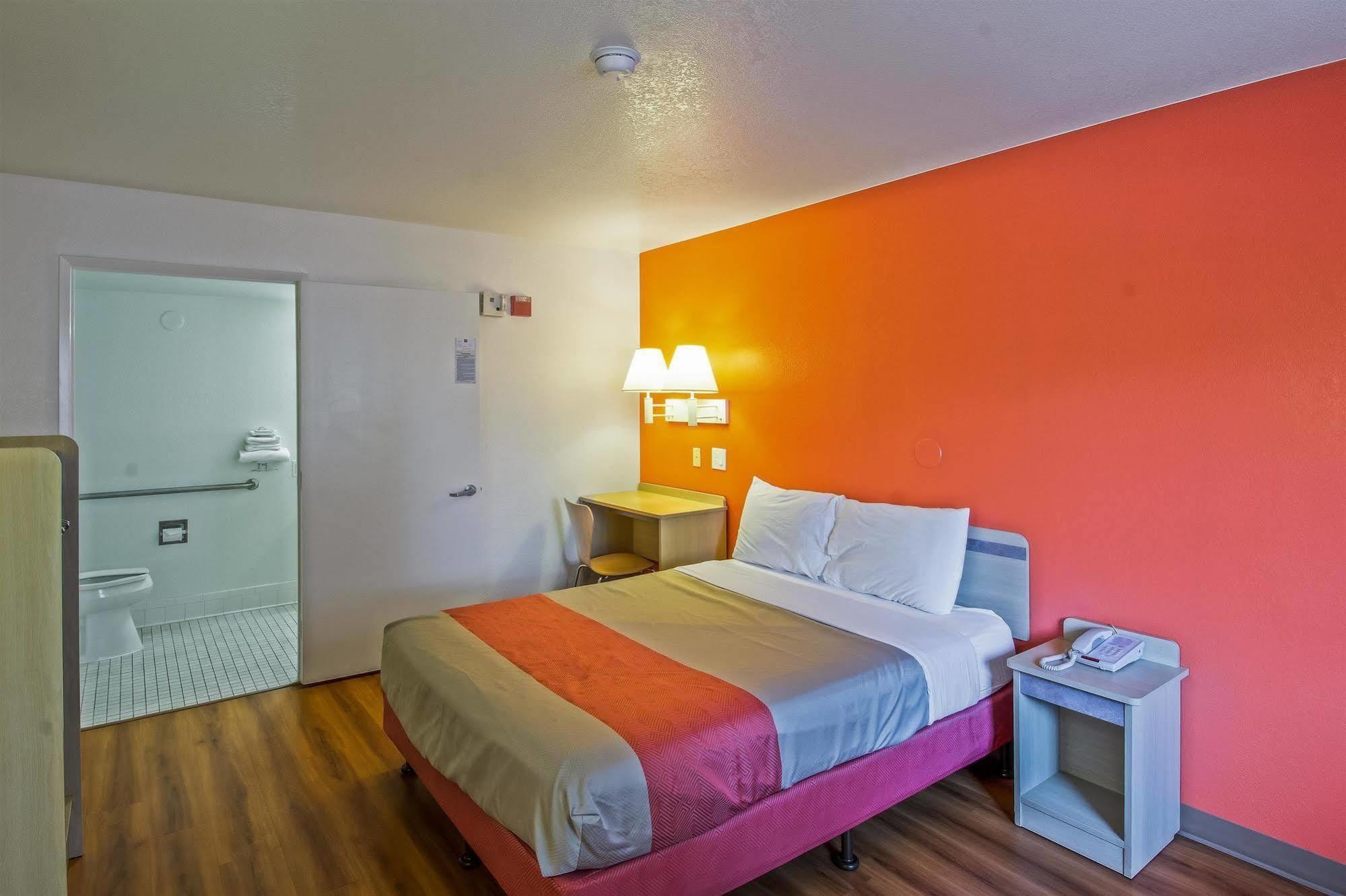 Motel 6-Redding, Ca - South エクステリア 写真