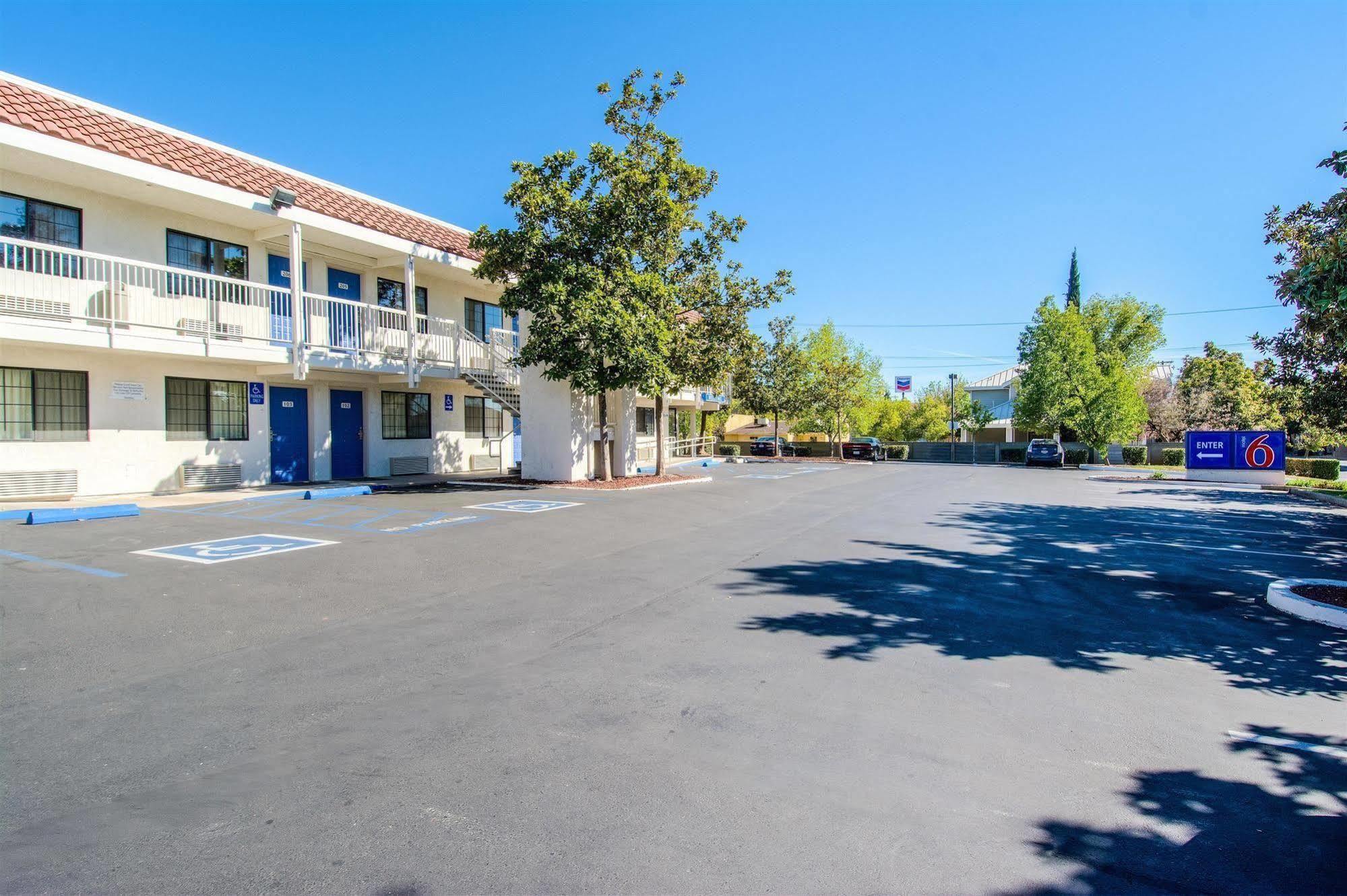 Motel 6-Redding, Ca - South エクステリア 写真