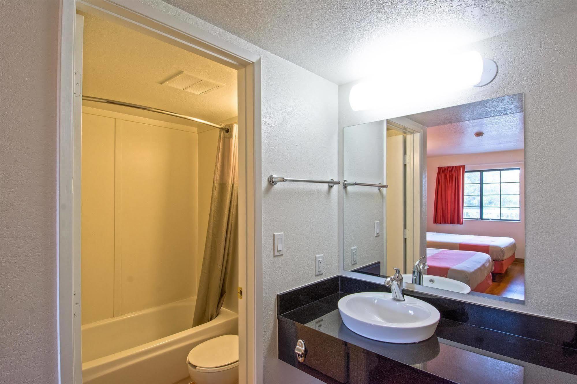 Motel 6-Redding, Ca - South エクステリア 写真